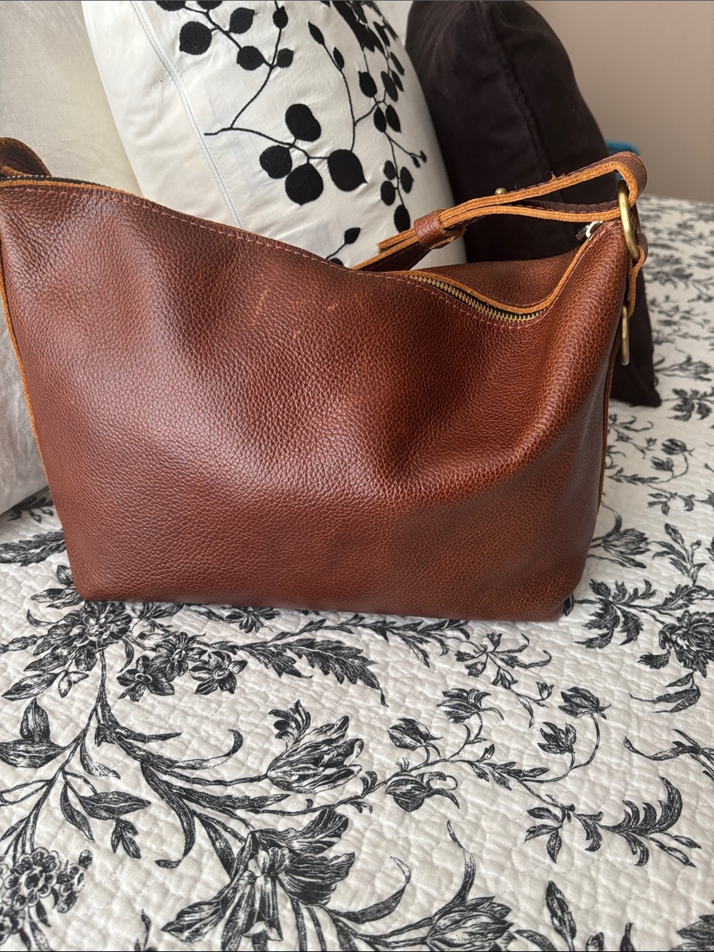 Portland Leather Goods- Large Slouchy Zippered bag in beautiful Asheville - Picture 2 of 5